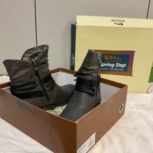 Spring Step Gray Booties Size 9